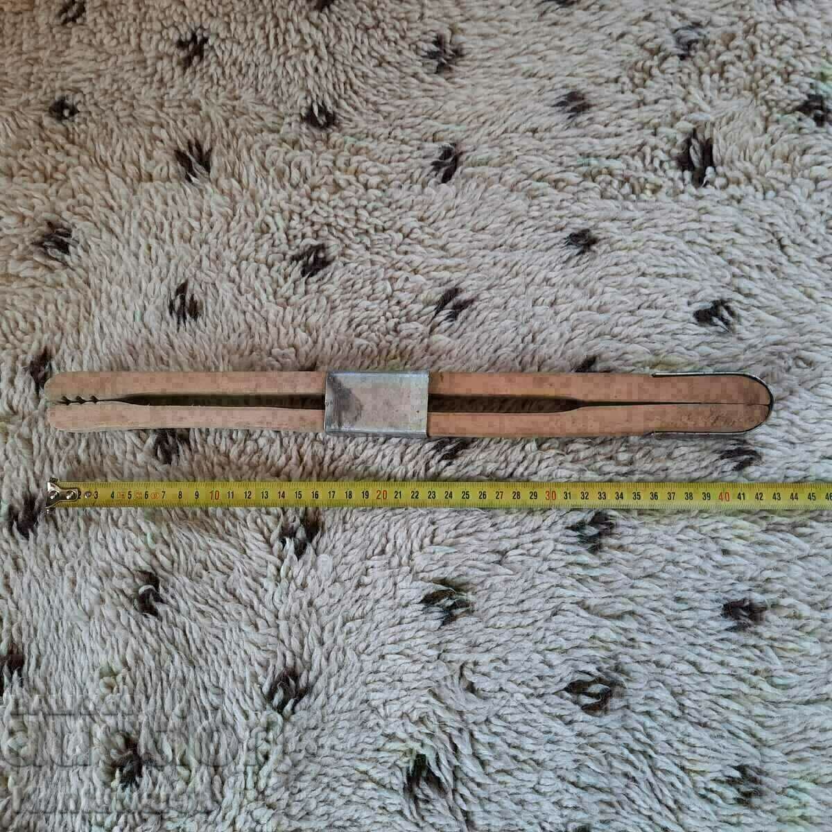 An old wooden peg. with price 2.00 BGN | € 1.02 An old wooden peg. with price 2.00 BGN | € 1.02