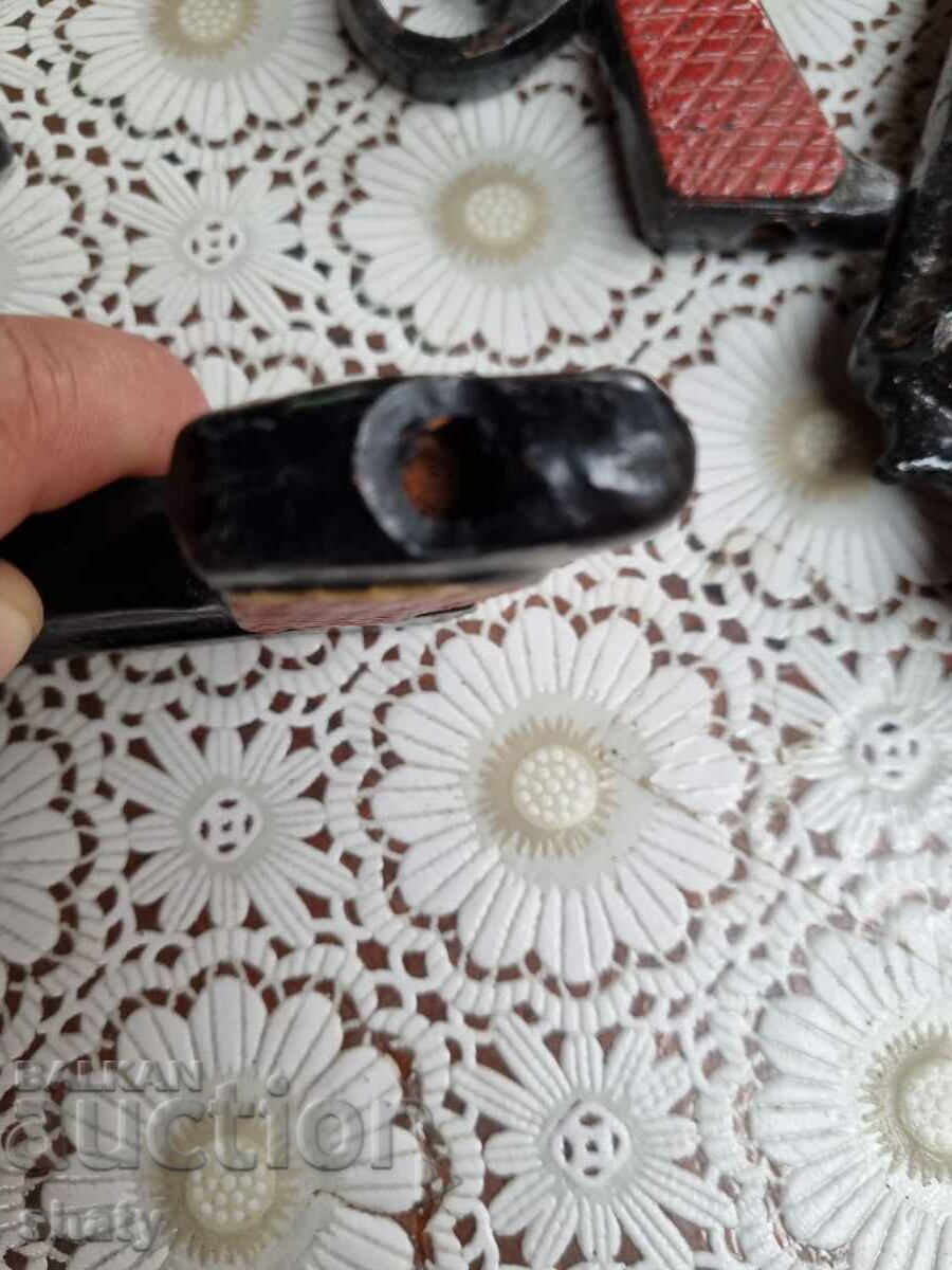 Licitație Fluier vechi de lut. Un pistol Licitație Fluier vechi de lut. Un pistol
