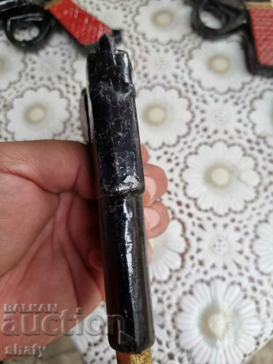 Fluier vechi de lut. Un pistol - 5 Fluier vechi de lut. Un pistol - 5