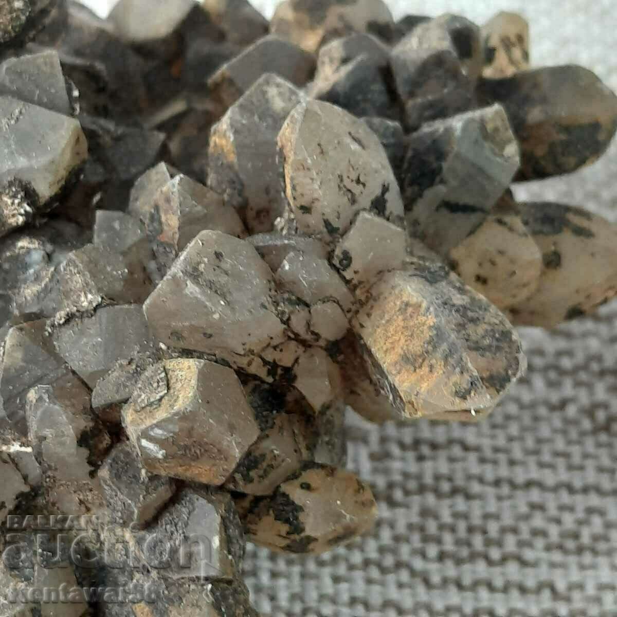 Mineral - smoky quartz. with price 3.00 BGN | € 1.53 Mineral - smoky quartz. with price 3.00 BGN | € 1.53