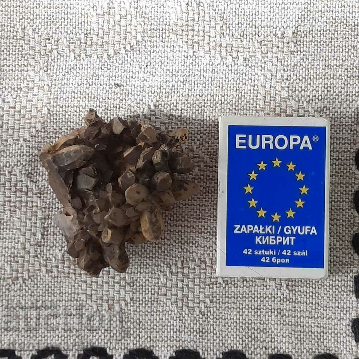 Ορυκτό - καπνιστός χαλαζίας.