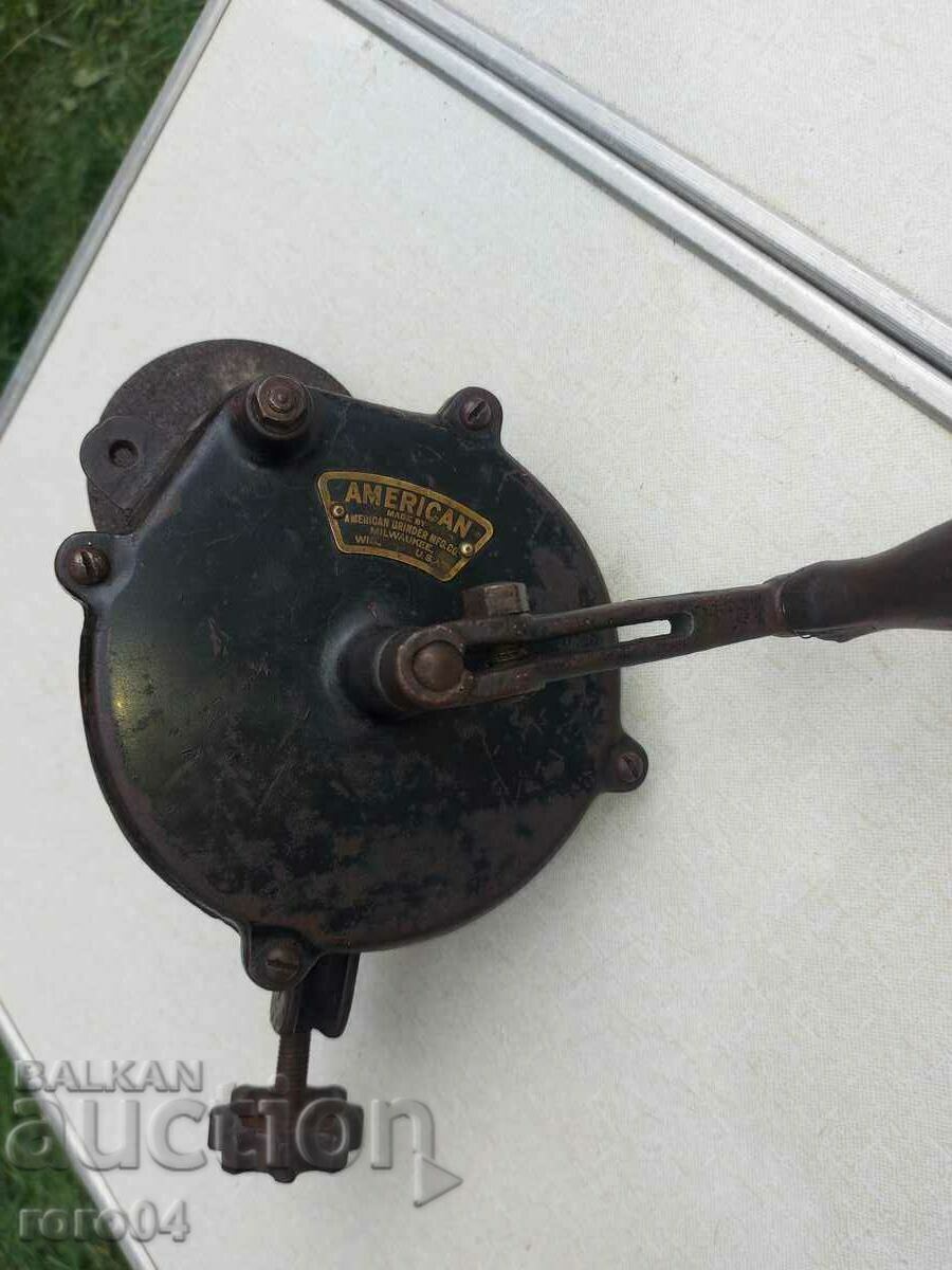 ΣΜΑΡΑΓΔΙ - ΑΜΕΡΙΚΑΝΙΚΟ - Β' Παγκόσμιος Πόλεμος με τιμή 238.50 BGN | € 121.94 ΣΜΑΡΑΓΔΙ - ΑΜΕΡΙΚΑΝΙΚΟ - Β' Παγκόσμιος Πόλεμος με τιμή 238.50 BGN | € 121.94