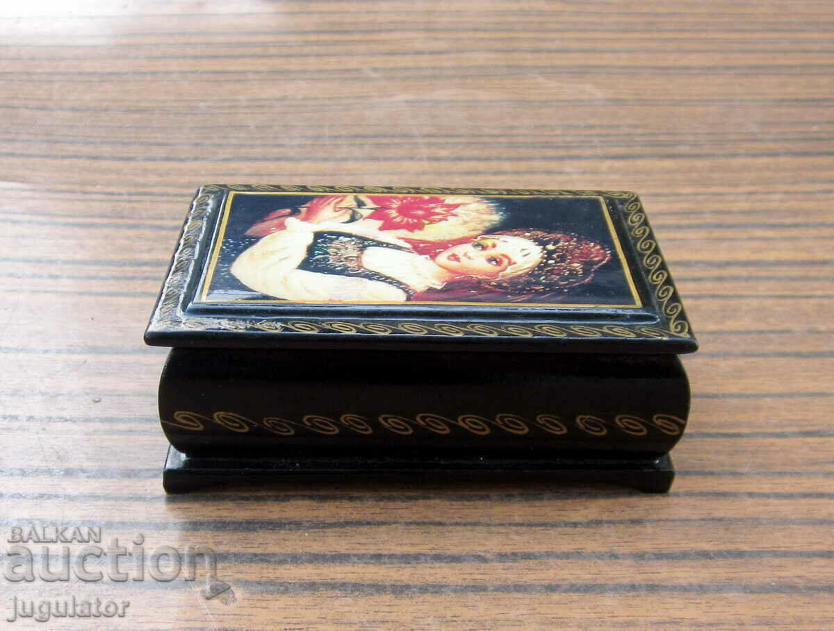 Livrarea cutie de bijuterii vintage rusă sovietică din lemn