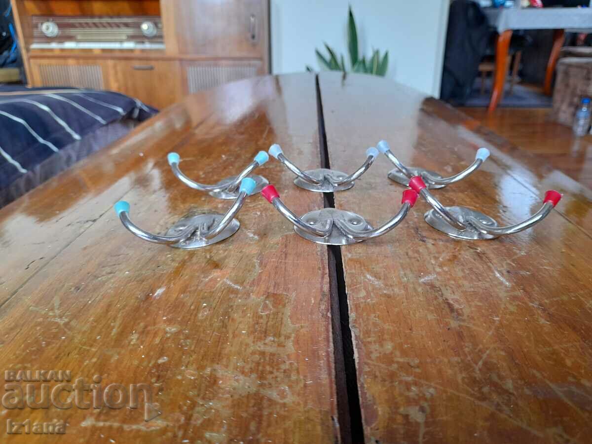 Auction An old hanger, hangers Auction An old hanger, hangers