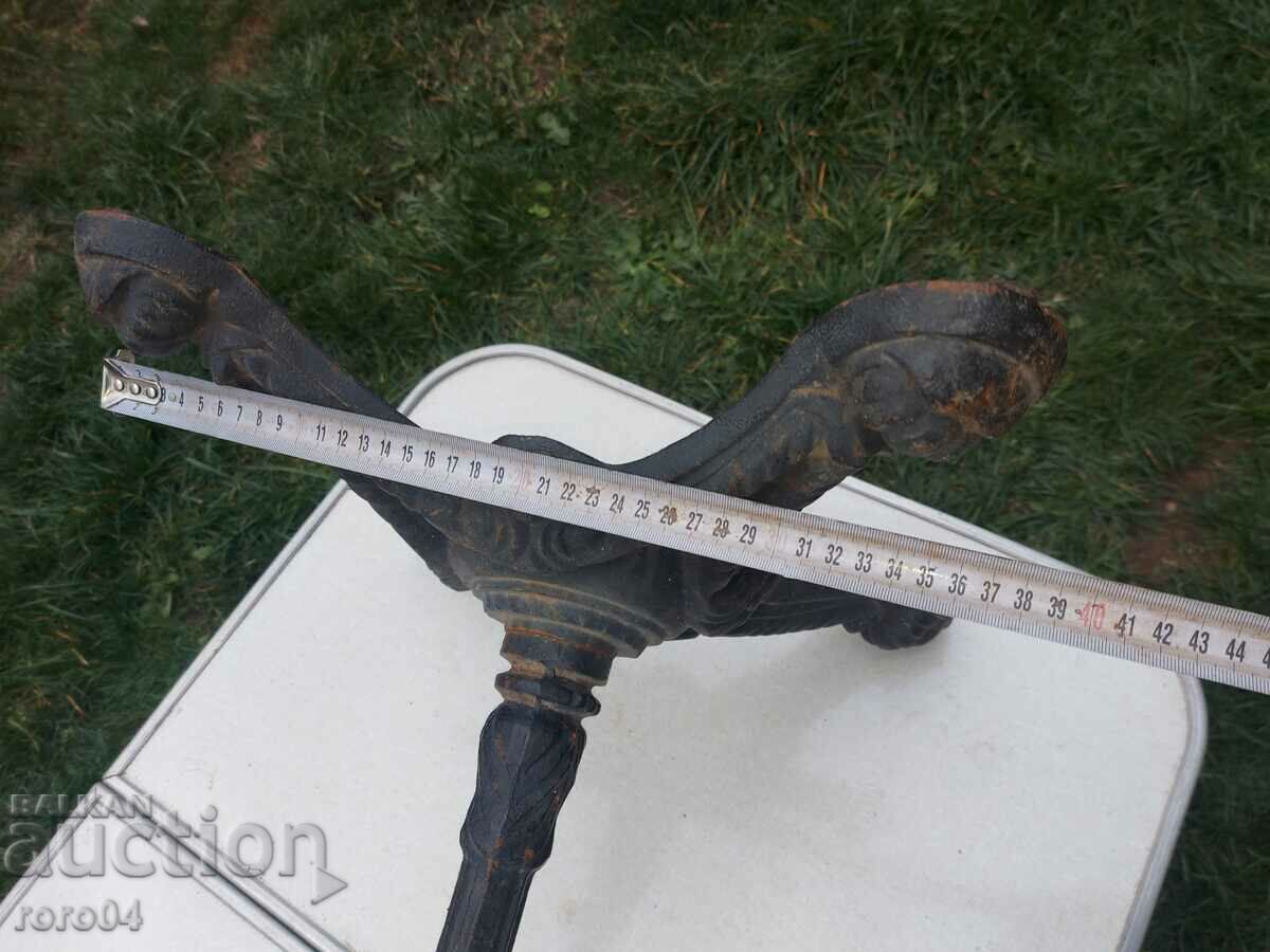 Delivery of TABLE STAND - FIGURED CAST IRON - UP TO 11 kg. Delivery of TABLE STAND - FIGURED CAST IRON - UP TO 11 kg.