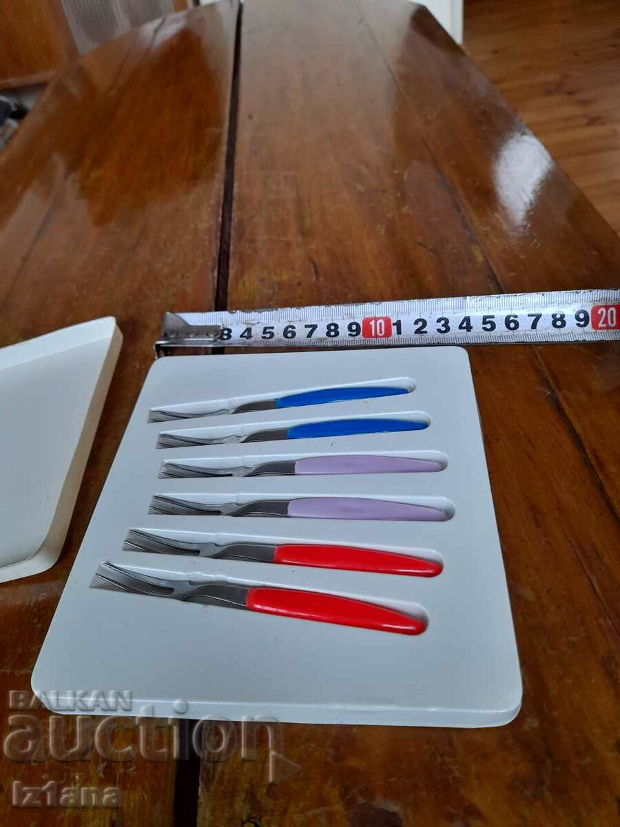 Delivery of Old dessert forks Delivery of Old dessert forks