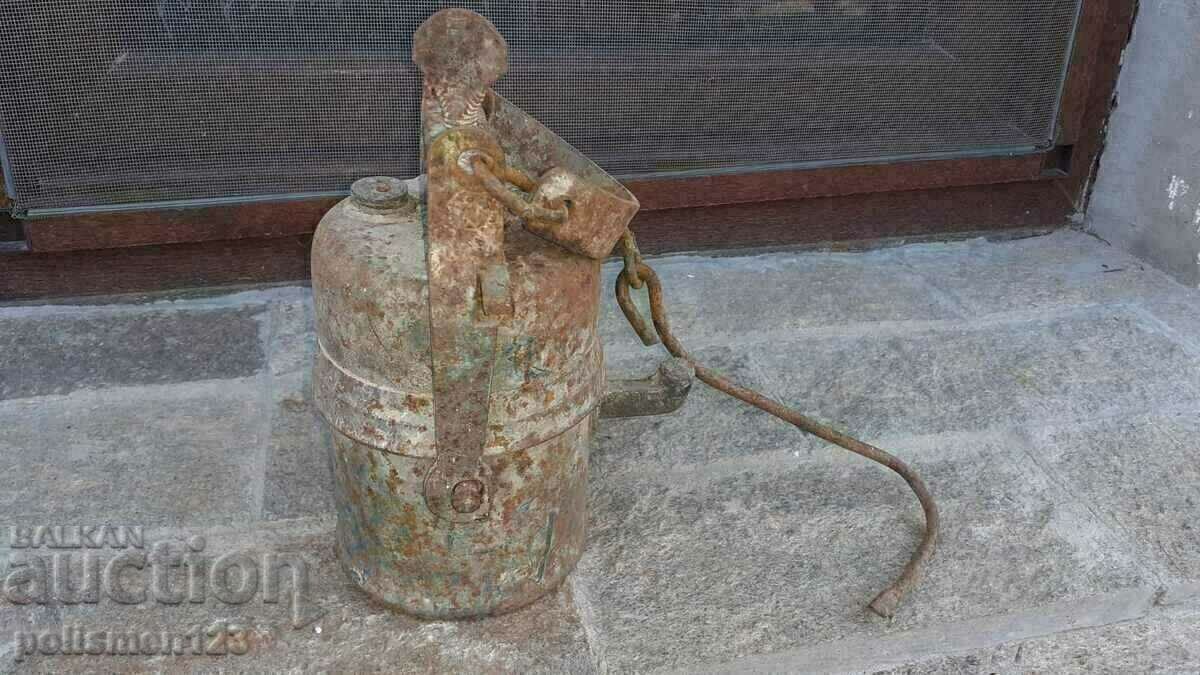 LAMPĂ DE MINER - 2 cu preț € 15.00 | 29.34 BGN