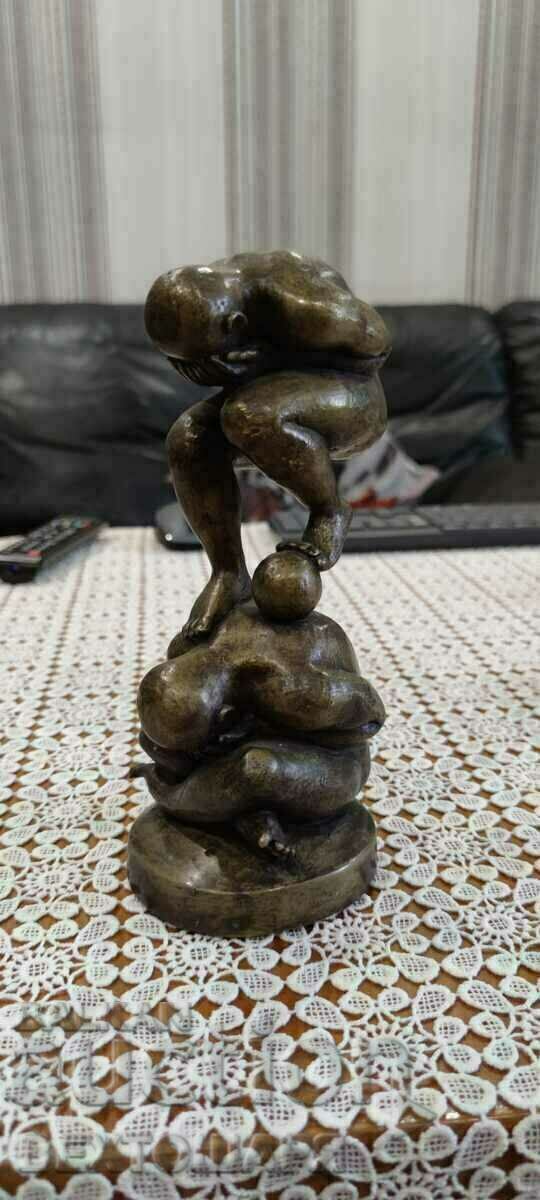 Plastic Bronz Vechi cu preț 1300.00 BGN | € 664.68 Plastic Bronz Vechi cu preț 1300.00 BGN | € 664.68