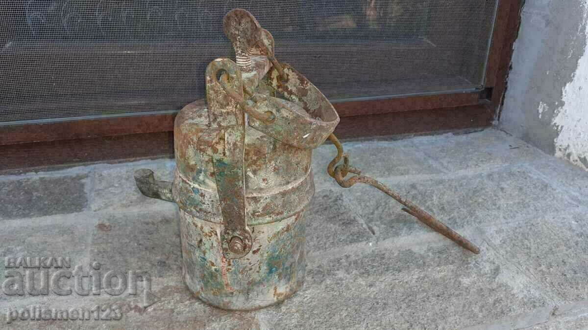 LAMPĂ DE MINER - 3 cu preț € 15.00 | 29.34 BGN LAMPĂ DE MINER - 3 cu preț € 15.00 | 29.34 BGN