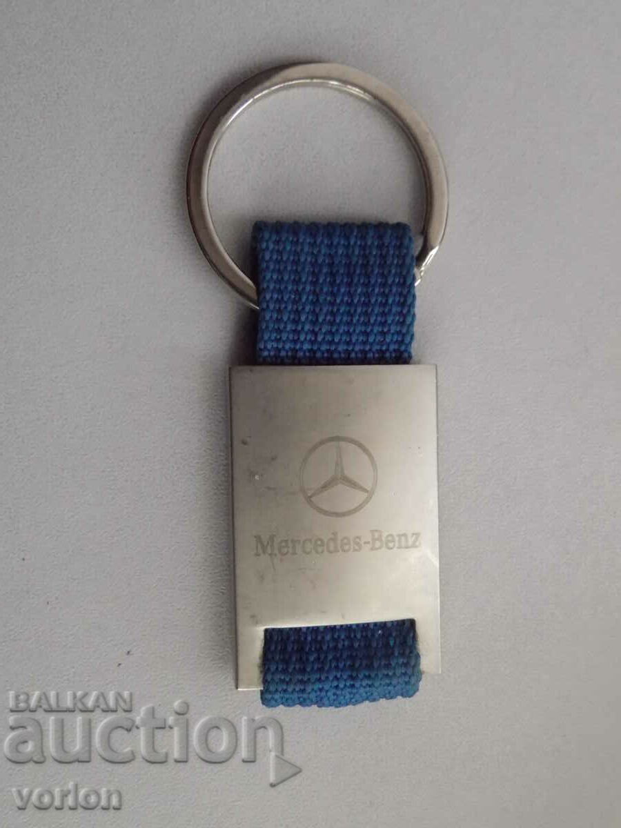 Keychain: Mercedes Benz.