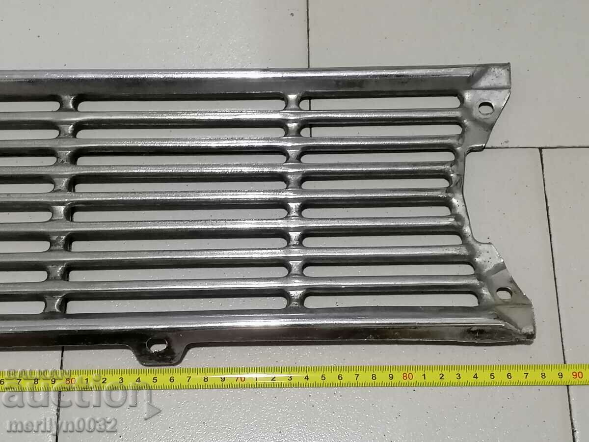 Delivery of Metal mask with car emblem Moskvich USSR