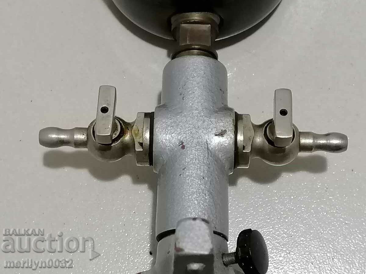 Old manometer with a stand 1982 year USSR device device WORKS - 6 Old manometer with a stand 1982 year USSR device device WORKS - 6