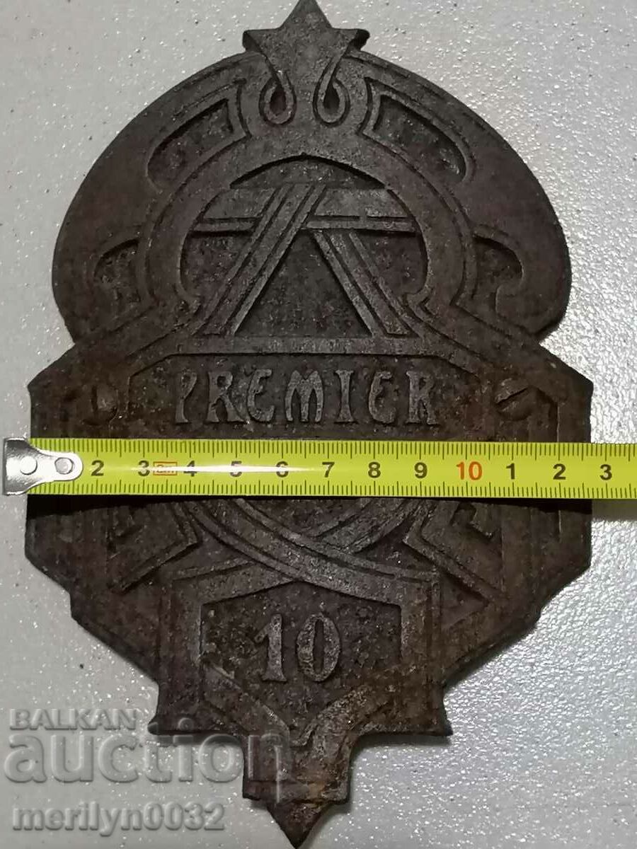 Livrarea Emblema din fontă de la o sobă veche de fontă fugulară Livrarea Emblema din fontă de la o sobă veche de fontă fugulară