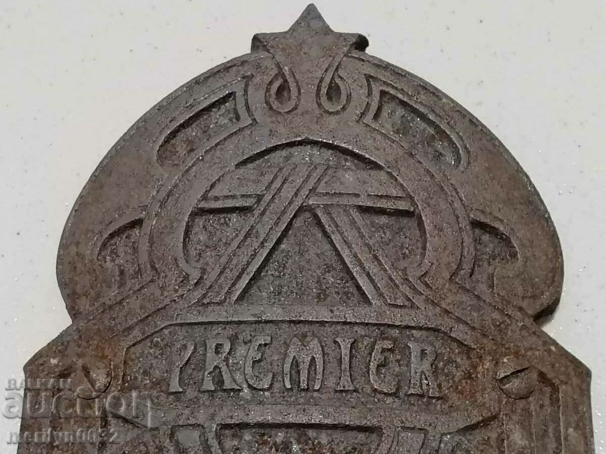 Emblema din fontă de la o sobă veche de fontă fugulară - 6 Emblema din fontă de la o sobă veche de fontă fugulară - 6