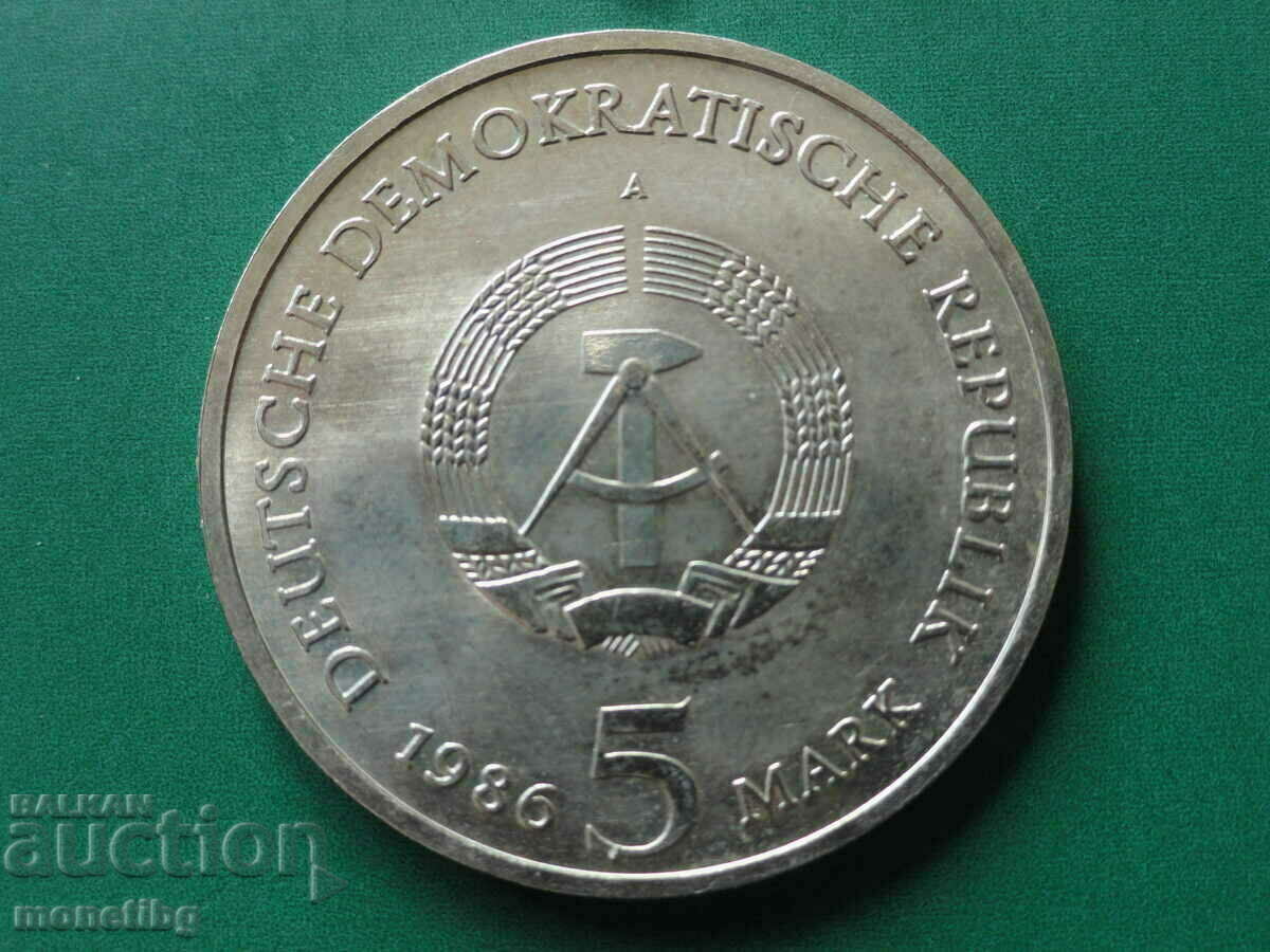 Delivery of Germany (GDR) 1986 - 5 "Potsdam New Palace" stamps