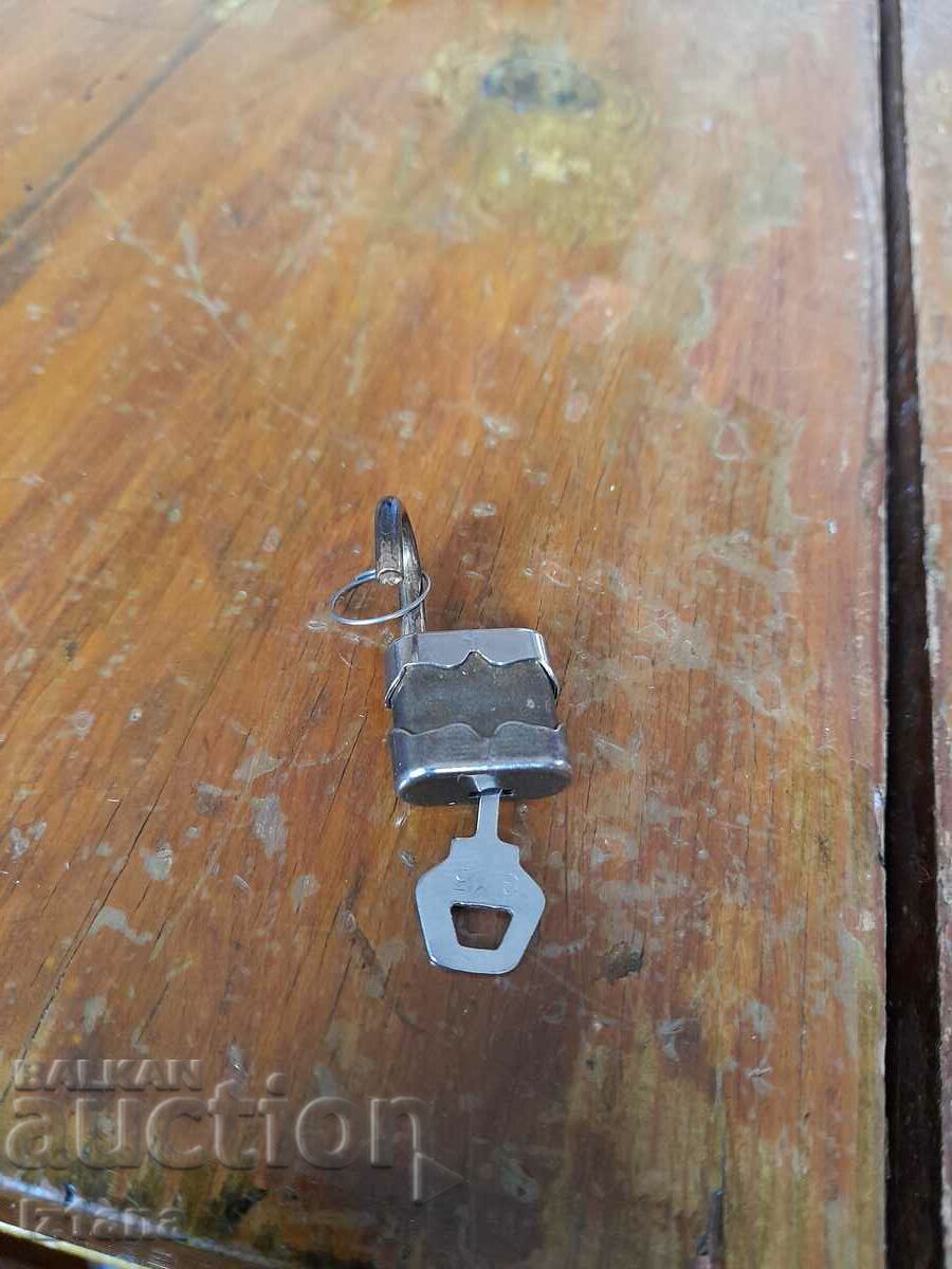 Delivery of Old padlock Delivery of Old padlock