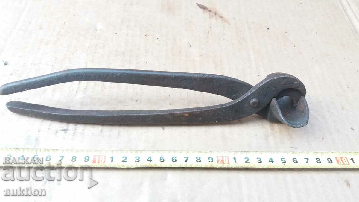 FORGED ELECTRICAL BENDING PLIERS. PIPES with price 4.99 BGN | € 2.55
