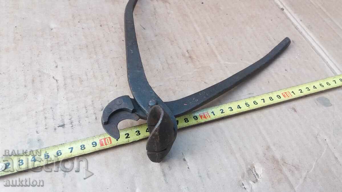 FORGED ELECTRICAL BENDING PLIERS. PIPES - 7