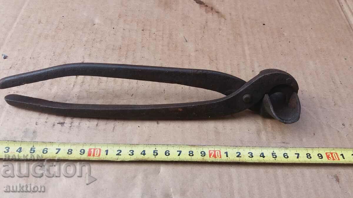 FORGED ELECTRICAL BENDING PLIERS. PIPES