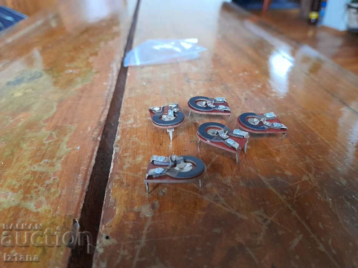 Old potentiometer, potentiometers 1 Kilohm with price 5.00 BGN | € 2.56 Old potentiometer, potentiometers 1 Kilohm with price 5.00 BGN | € 2.56