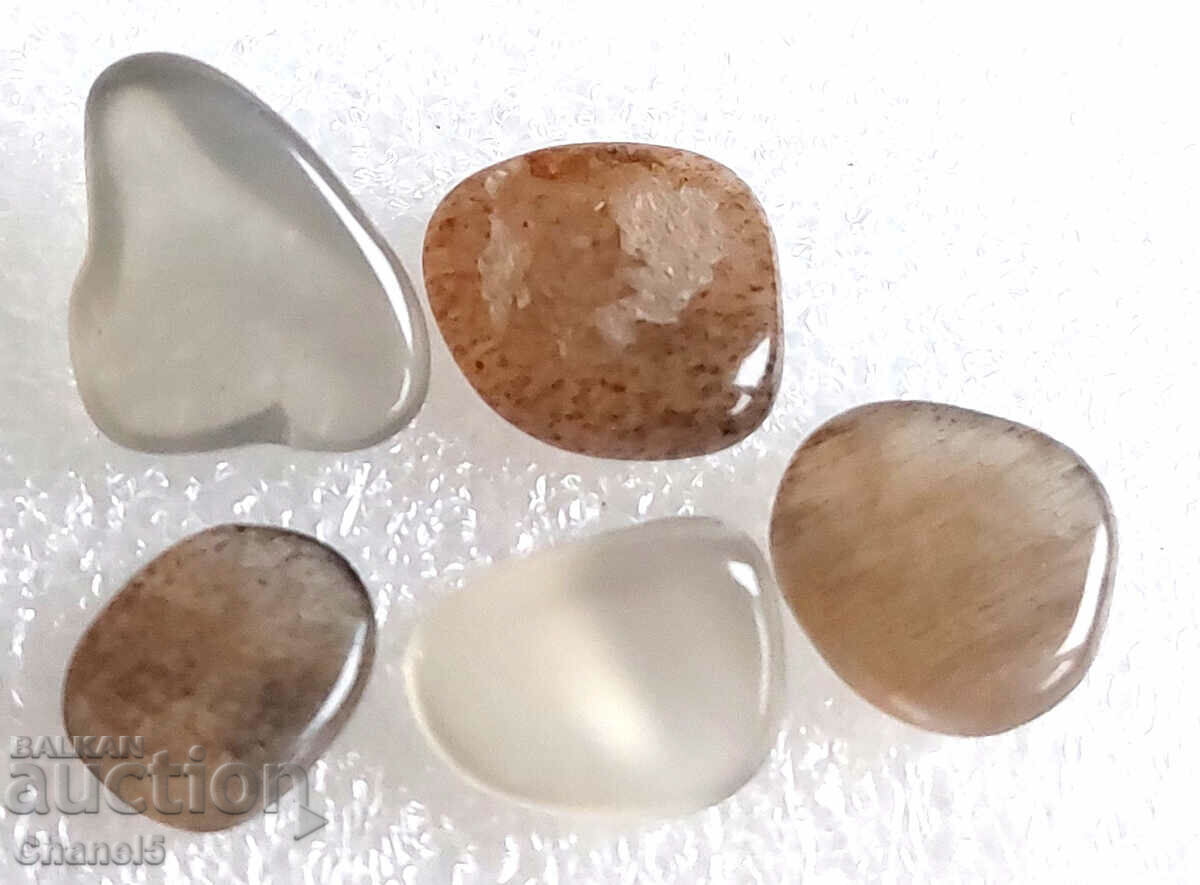 LOT OF NATURAL MOON STONES - INDIA - (222) with price 18.00 BGN | € 9.20 LOT OF NATURAL MOON STONES - INDIA - (222) with price 18.00 BGN | € 9.20