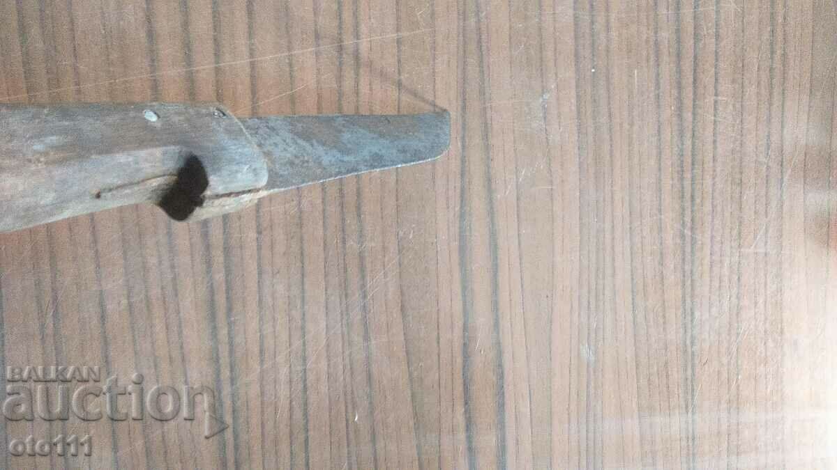 OLD KNIFE - 5 OLD KNIFE - 5