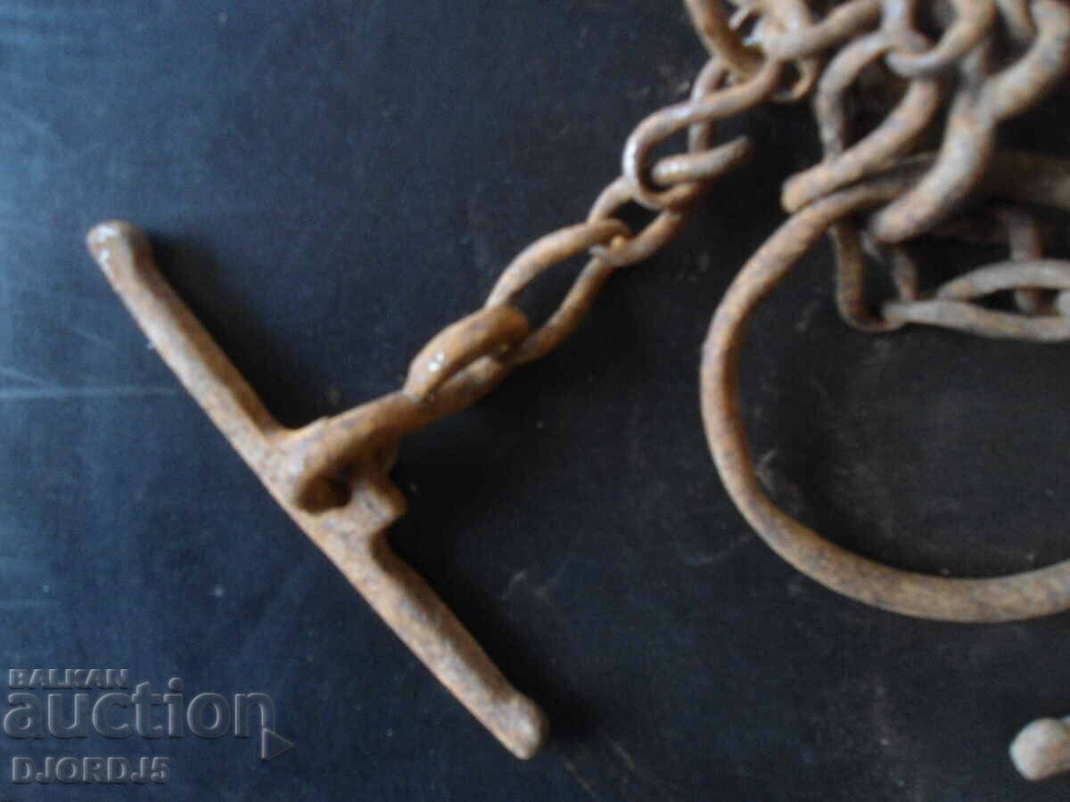 Old chain, chain, 1.45 m with price 5.00 BGN | € 2.56 Old chain, chain, 1.45 m with price 5.00 BGN | € 2.56