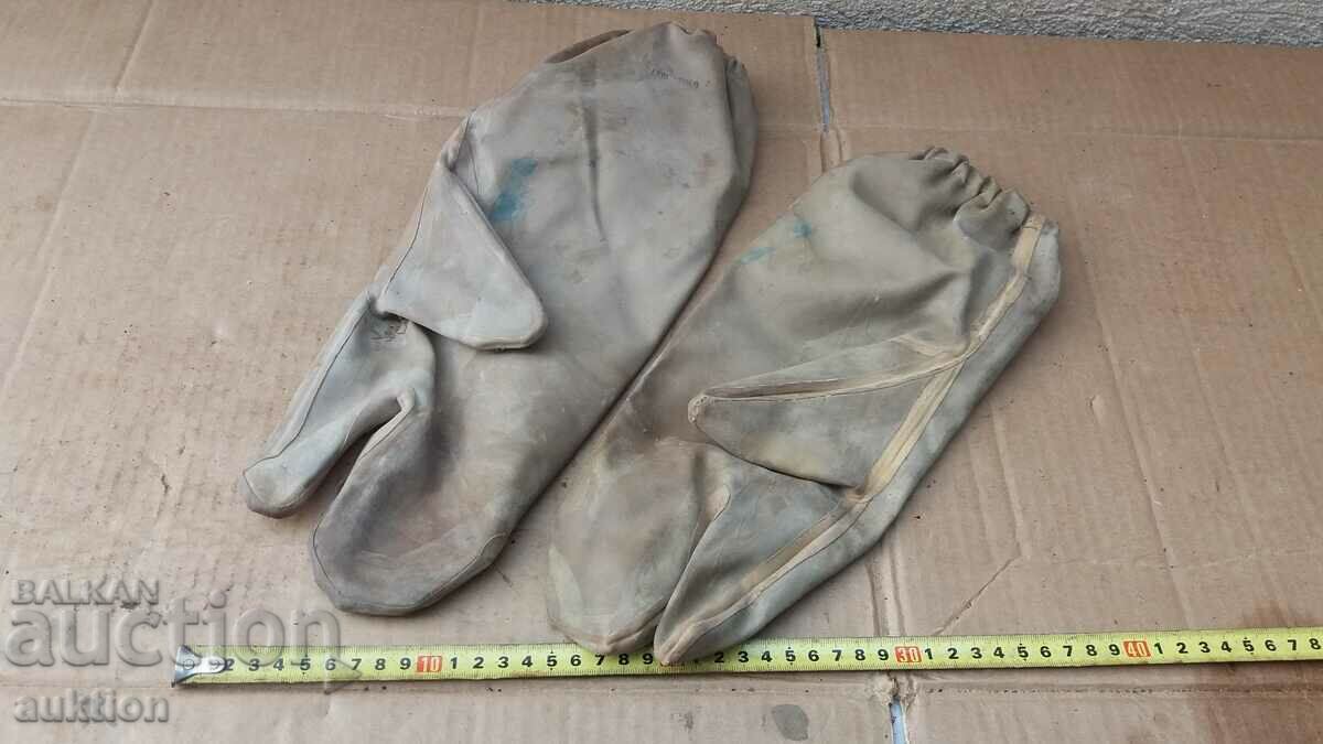 MILITARY CHEMICAL GLOVES 1957 with price 6.99 BGN | € 3.57 MILITARY CHEMICAL GLOVES 1957 with price 6.99 BGN | € 3.57