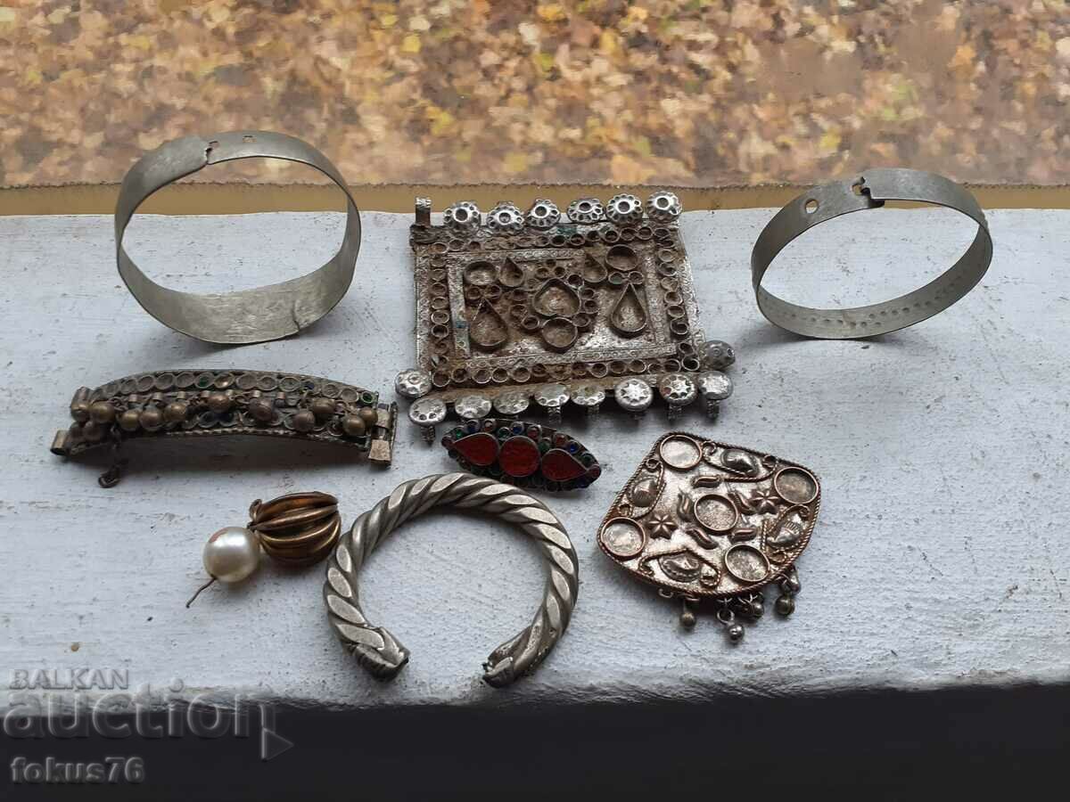 Lot of jewelry pieces - 7 Lot of jewelry pieces - 7