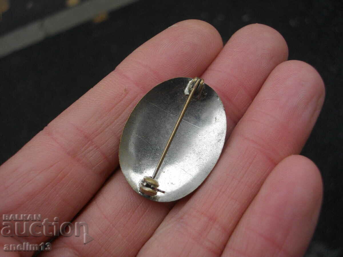 Delivery of OLD BROOCH