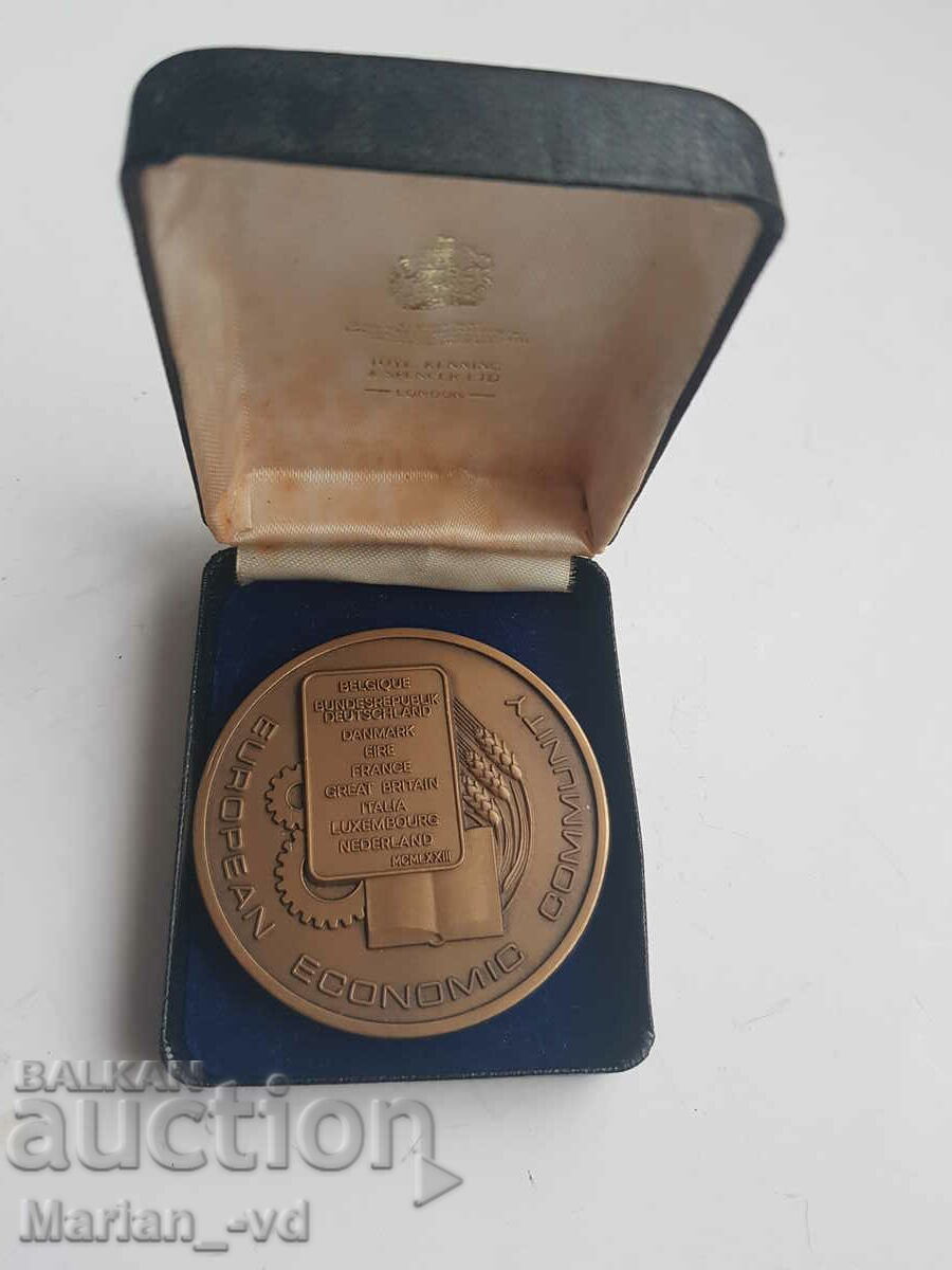 Auction Plaque in box 1973 EEC , European Economic Community Auction Plaque in box 1973 EEC , European Economic Community