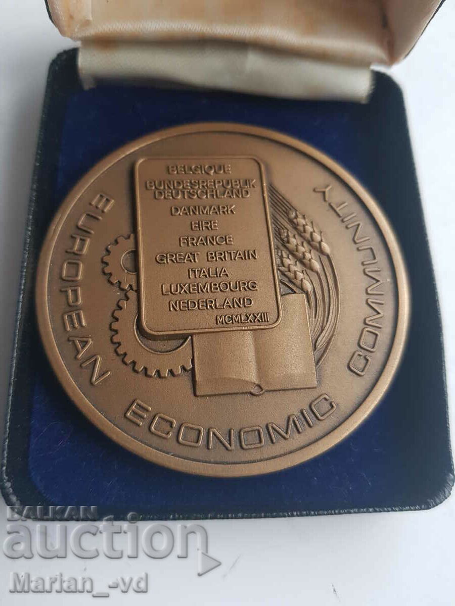 Delivery of Plaque in box 1973 EEC , European Economic Community Delivery of Plaque in box 1973 EEC , European Economic Community