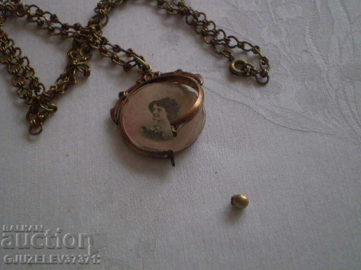 Victorian period pendentive locket necklace biface - 6 Victorian period pendentive locket necklace biface - 6