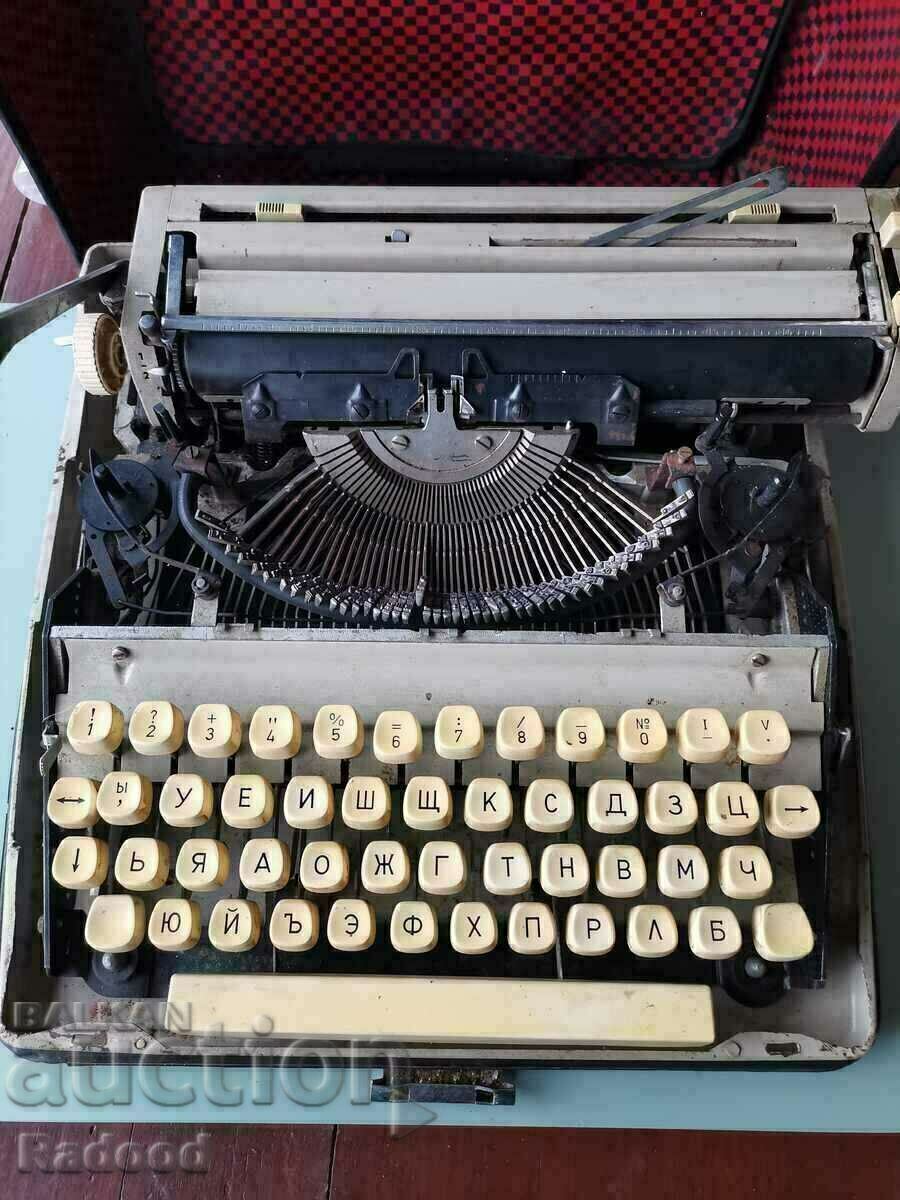 Γραφομηχανή ΜΑΡΙΤΣΑ 12 με τιμή 40.00 BGN | € 20.45 Γραφομηχανή ΜΑΡΙΤΣΑ 12 με τιμή 40.00 BGN | € 20.45