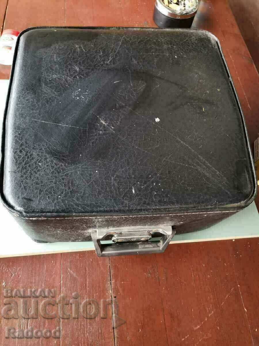 Παράδοση Γραφομηχανή ΜΑΡΙΤΣΑ 12 Παράδοση Γραφομηχανή ΜΑΡΙΤΣΑ 12