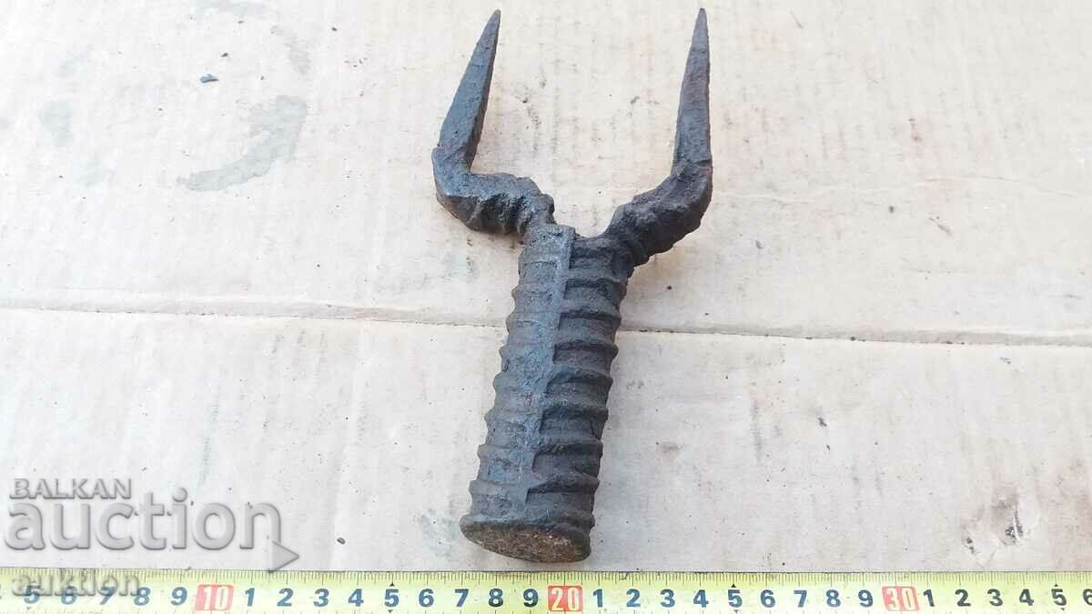 Auction ANVIL, RENAISSANCE MOVABLE Auction ANVIL, RENAISSANCE MOVABLE