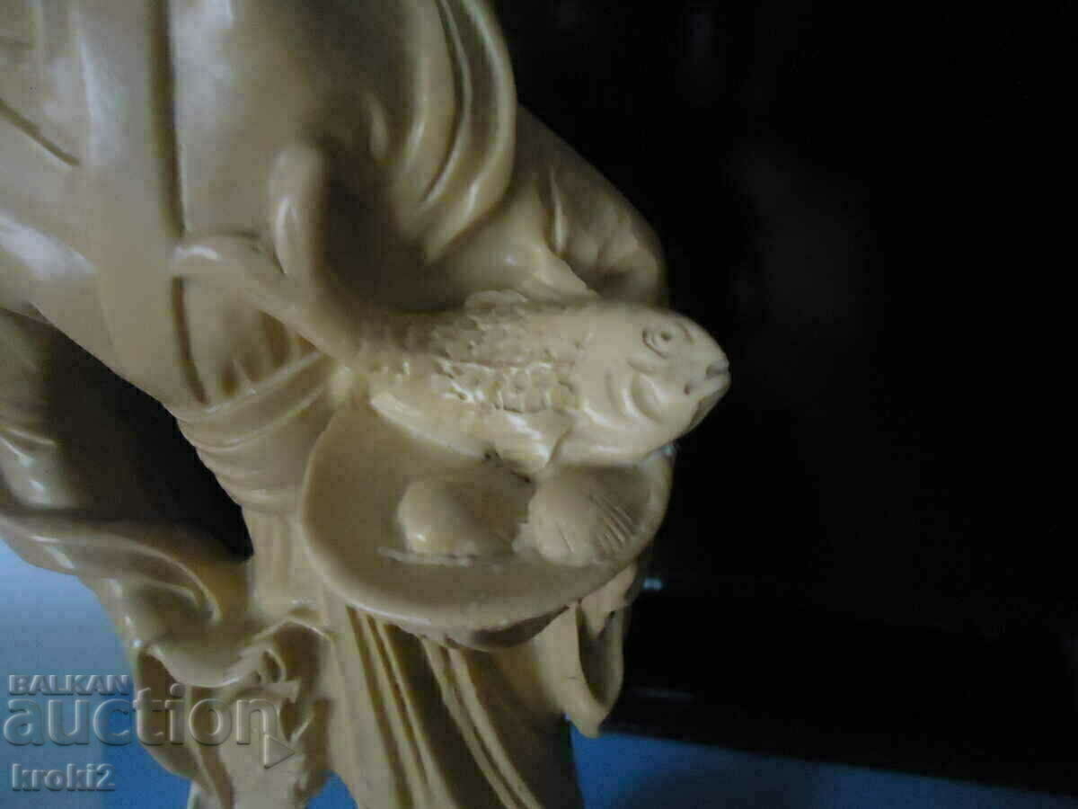 Delivery of A large figurine of a Japanese female carp fish Delivery of A large figurine of a Japanese female carp fish