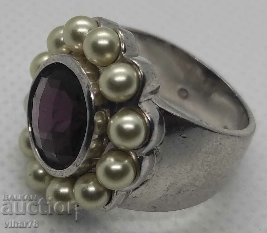 Auction VERY BEAUTIFUL SILVER WOMEN'S RING WITH AMETHYST Auction VERY BEAUTIFUL SILVER WOMEN'S RING WITH AMETHYST