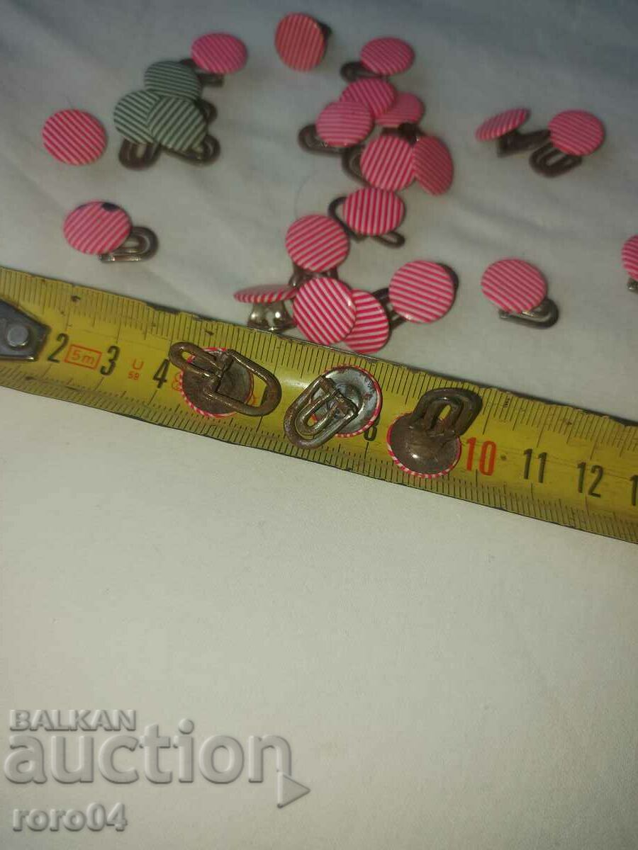 Auction BUTTONS - BUONELLI - METAL - 27 PCS Auction BUTTONS - BUONELLI - METAL - 27 PCS