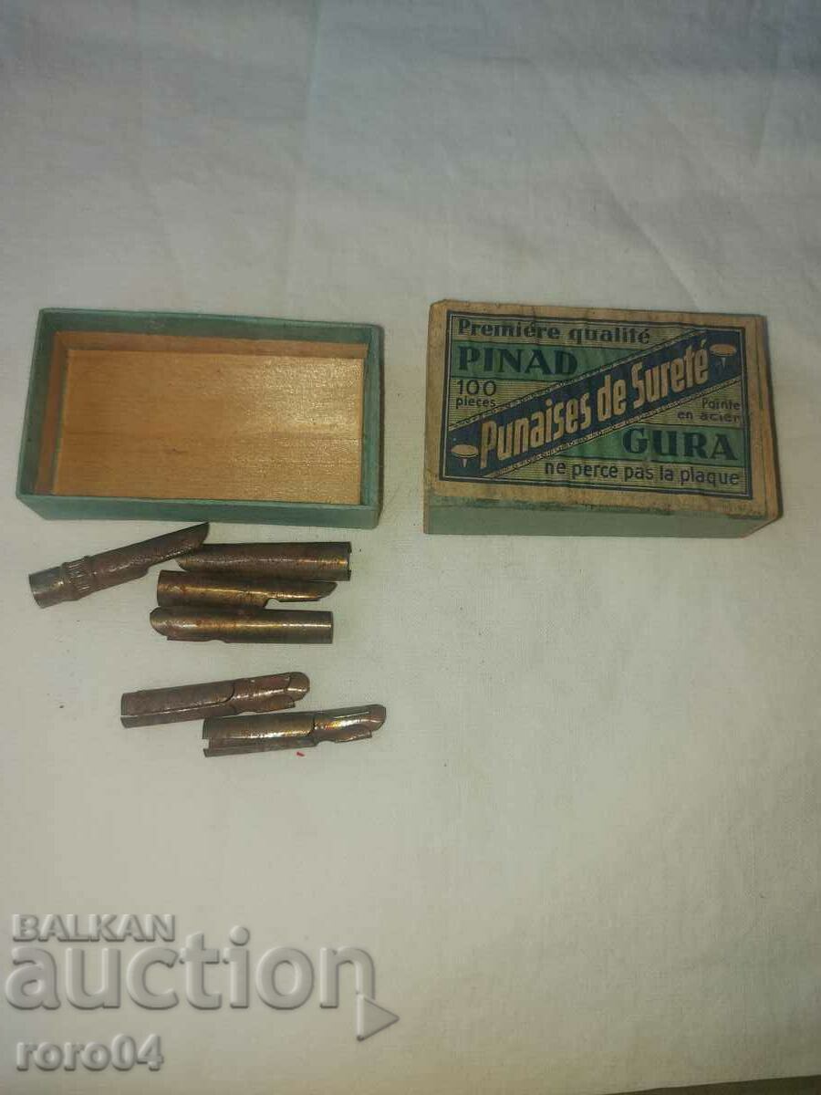 Auction BOX - CARDBOARD - WOOD Auction BOX - CARDBOARD - WOOD