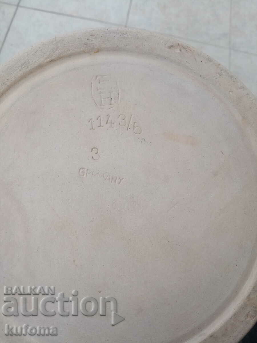 German thick-walled porcelain soup bowl - 6 German thick-walled porcelain soup bowl - 6