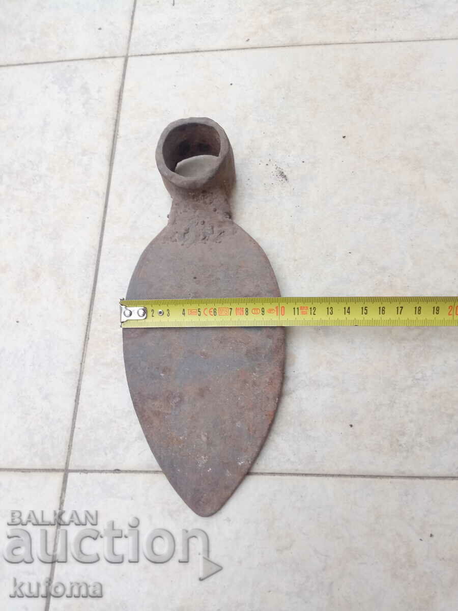 An old pick with price 9.99 BGN | € 5.11 An old pick with price 9.99 BGN | € 5.11