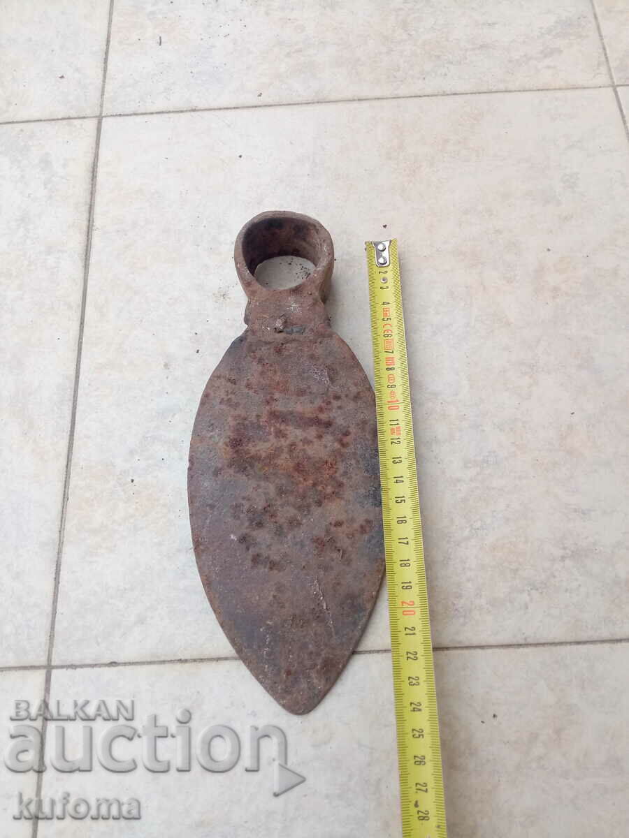 Auction An old pick Auction An old pick