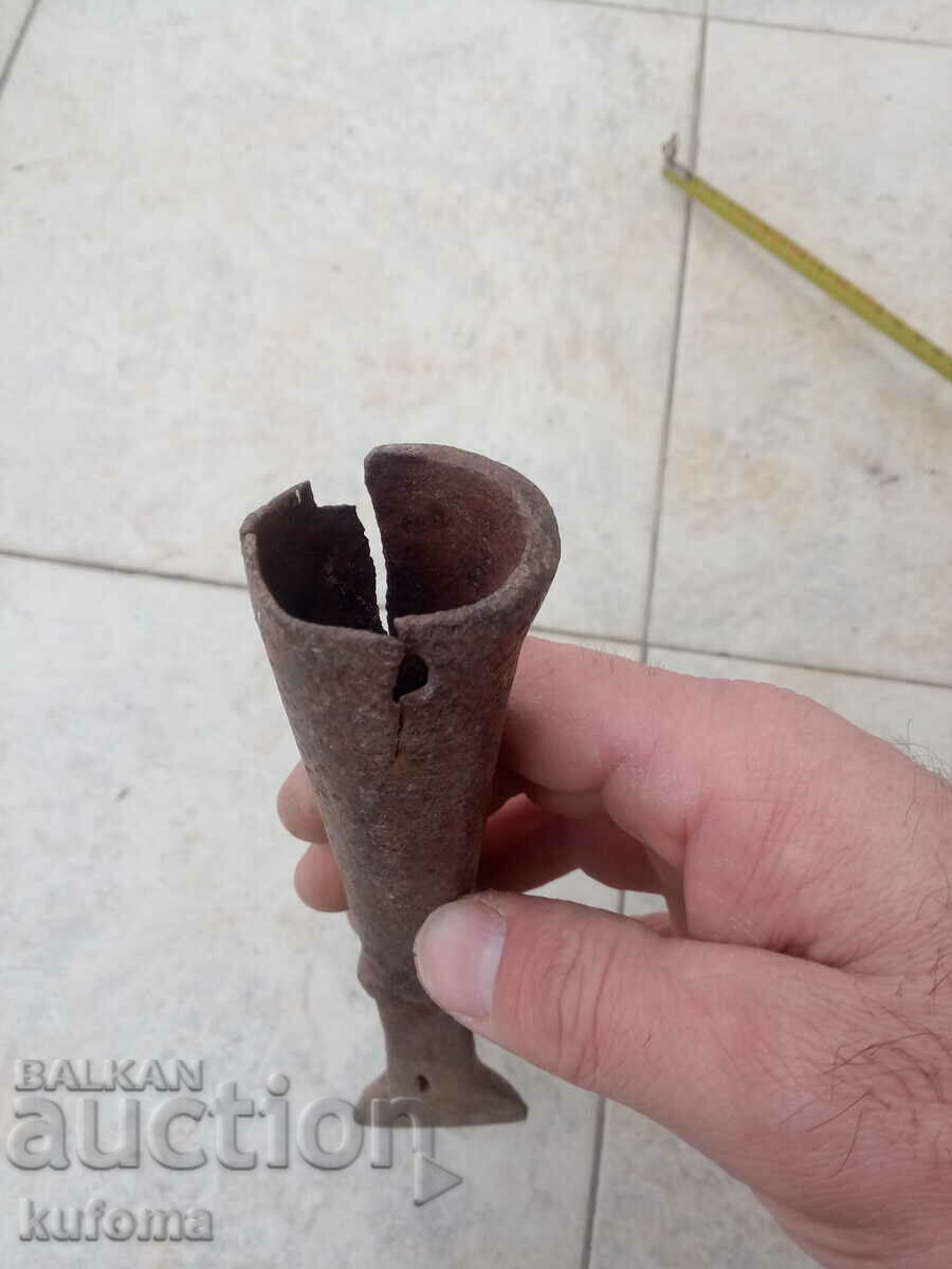 Παλαιό σφυρήλατο αντικείμενο με τιμή € 5.10 | 9.97 BGN