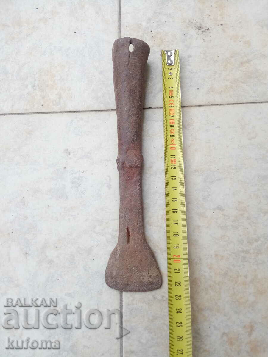 Licitație Un obiect vechi falsificat Licitație Un obiect vechi falsificat