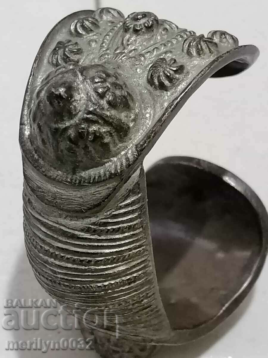 Παράδοση Αναγεννησιακό βραχιόλι τύπου rogatka από σαchan, κόσμημα bijou Παράδοση Αναγεννησιακό βραχιόλι τύπου rogatka από σαchan, κόσμημα bijou