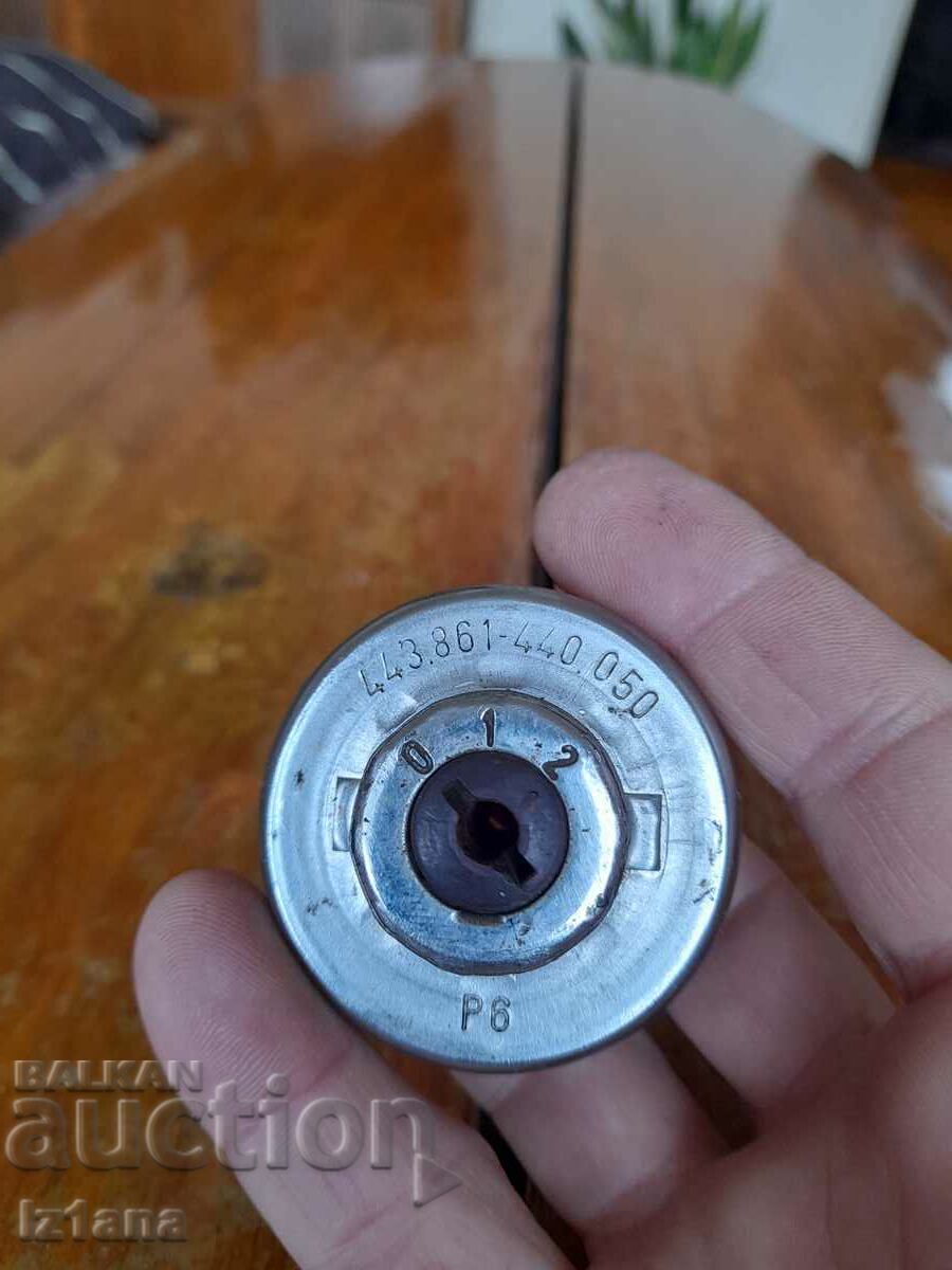 cheia de contact veche cu preț 15.00 BGN | € 7.67 cheia de contact veche cu preț 15.00 BGN | € 7.67