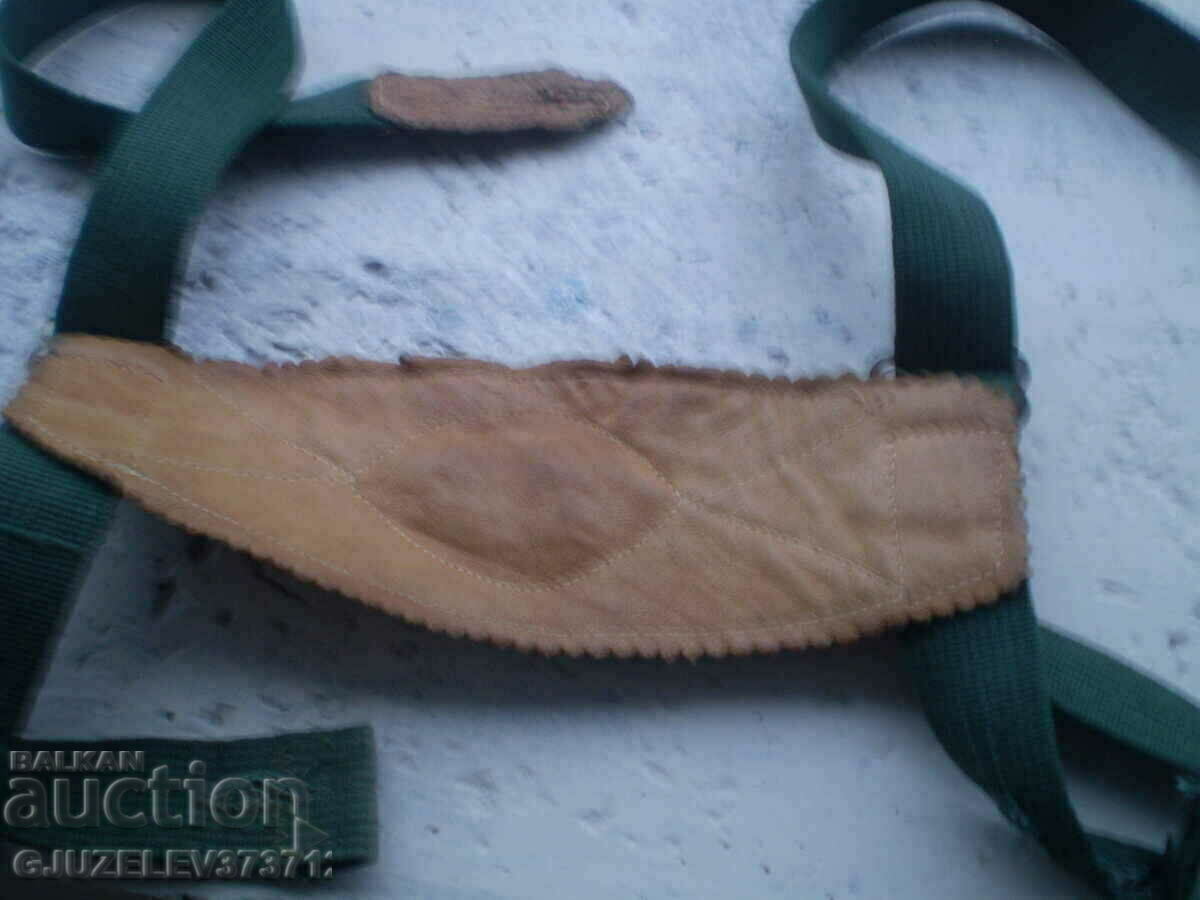 Delivery of Vintage Children's Suspenders Embroidered Edelweiss