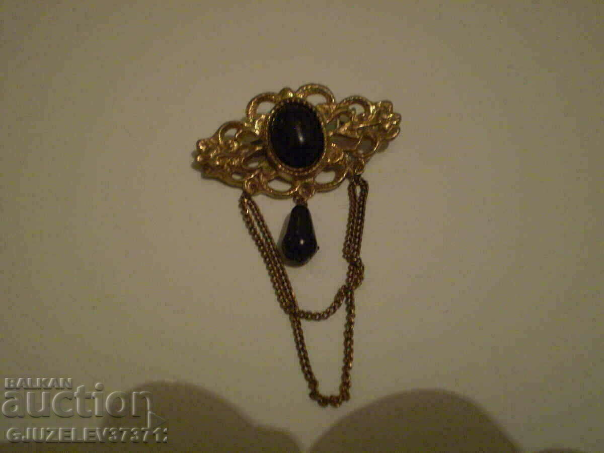 Дамска брошка ретро винтидж стил с цена 29.00 лв. | € 14.83 Дамска брошка ретро винтидж стил с цена 29.00 лв. | € 14.83