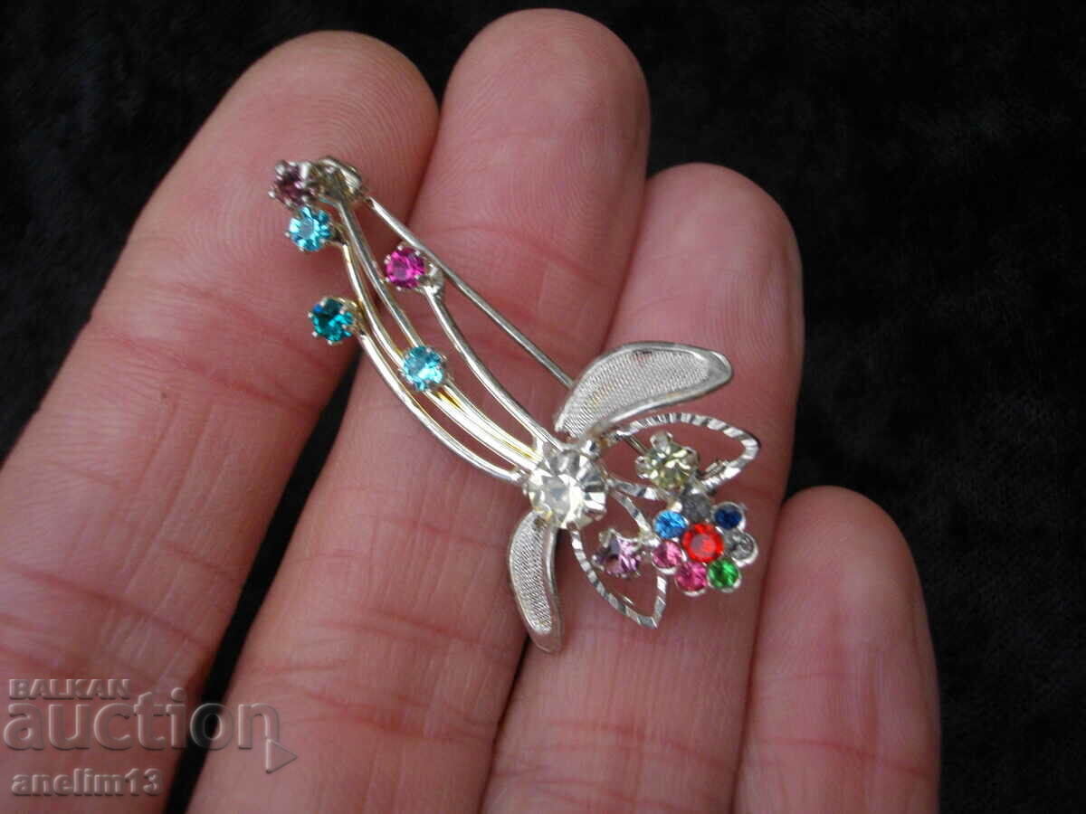 OLD SILVER BROOCH - 6 OLD SILVER BROOCH - 6